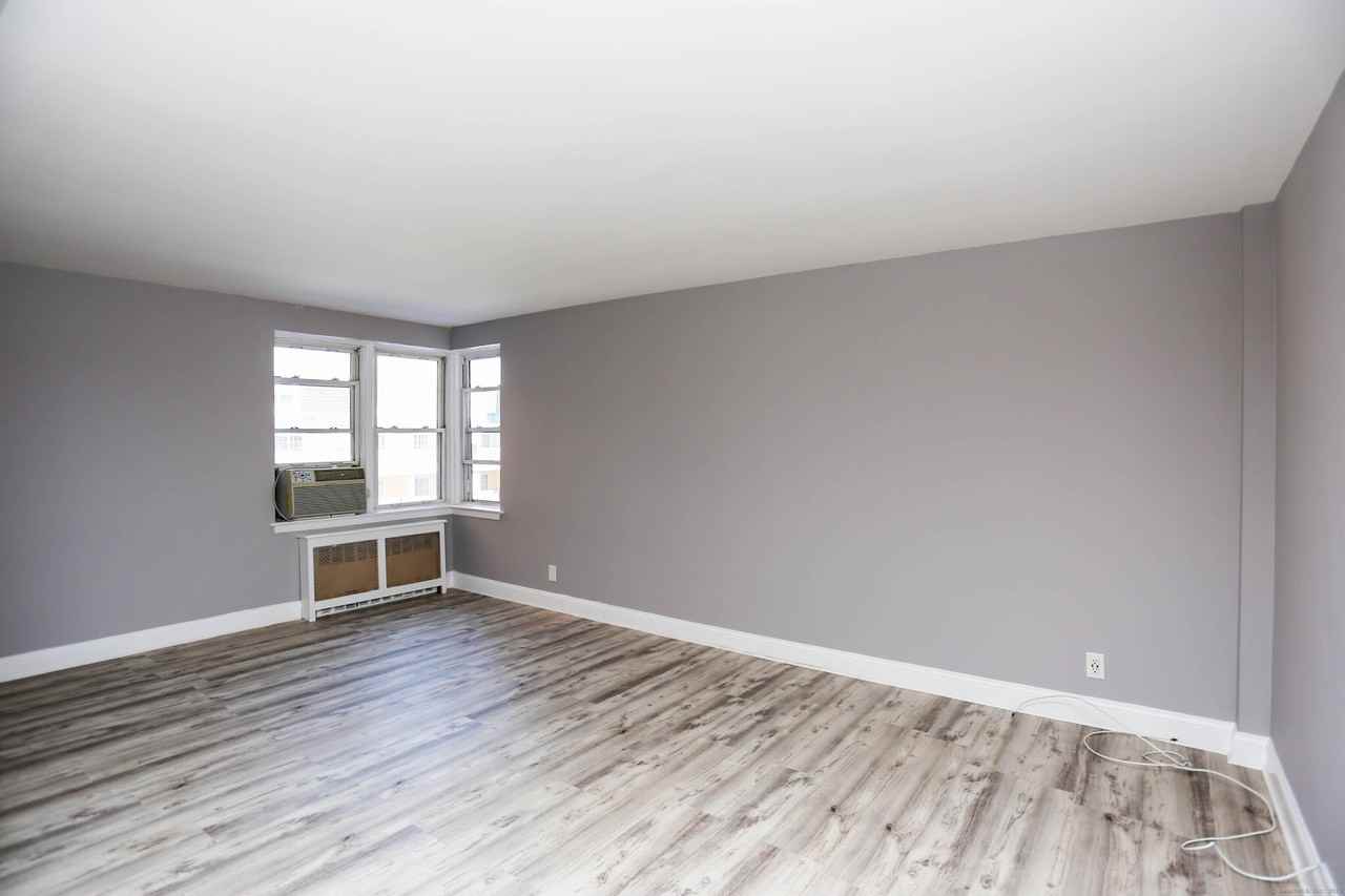 39 Glenbrook Rd Apt 2a #2A - Photo 5 of 18