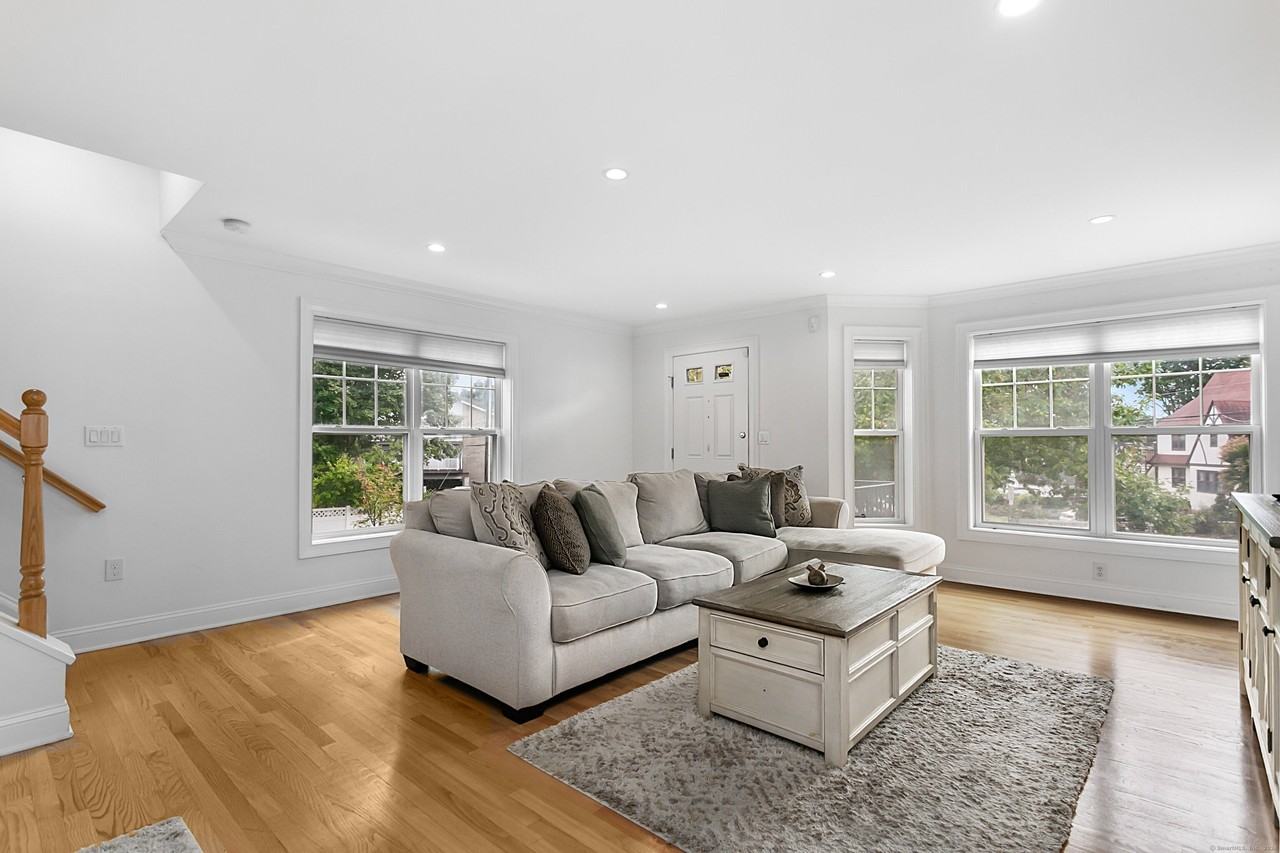 28 Rock Spring Rd Unit B2 #B2 - Photo 5 of 32