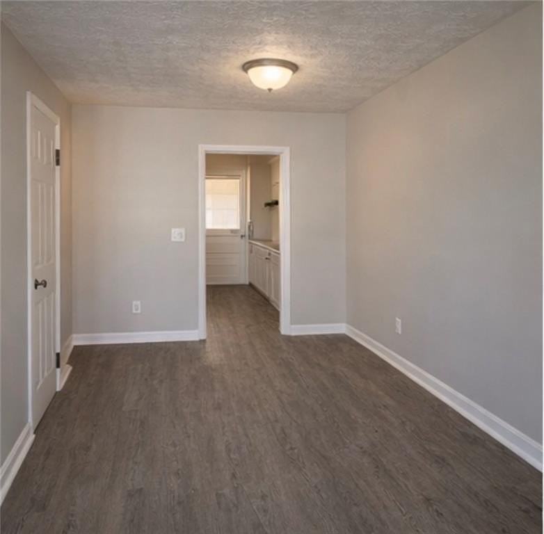 848 Wilson Cir Sw - Photo 4 of 7