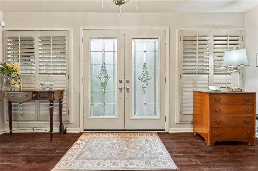 4040 Summit Dr - Photo 3 of 31