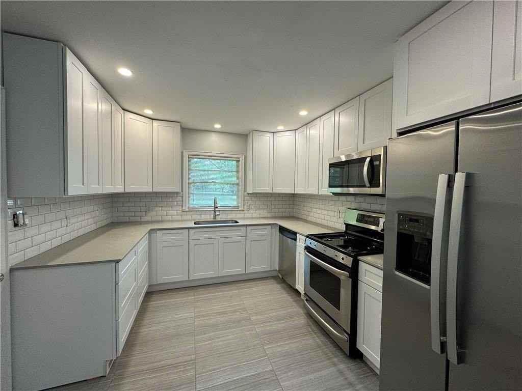 2225 Alpha Dr - Photo 2 of 17