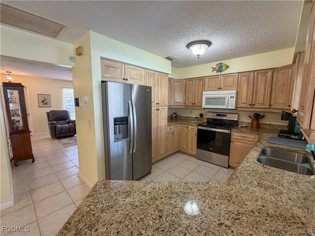 1115 Sw 54th Ln - Photo 4 of 33