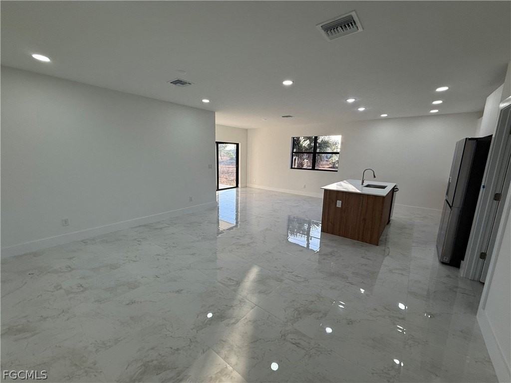 2012 Ne 28th St - Photo 4 of 15