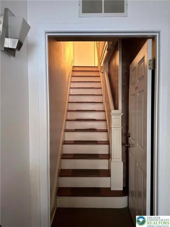 729 Spring St #2 - Photo 3 of 32