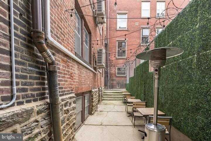 2130 Locust St #A2 - Photo 4 of 15