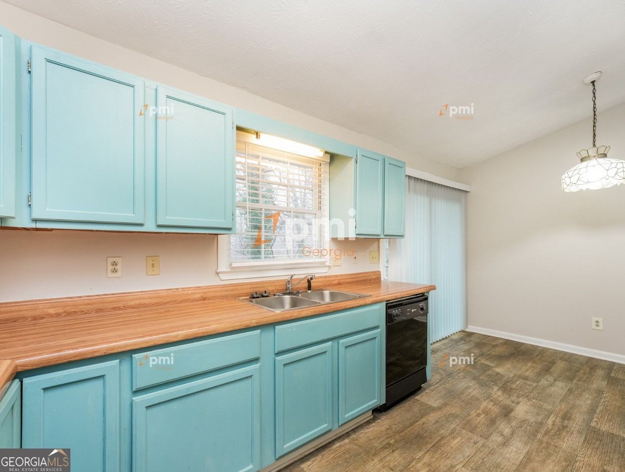 667 Rae Dr - Photo 3 of 19