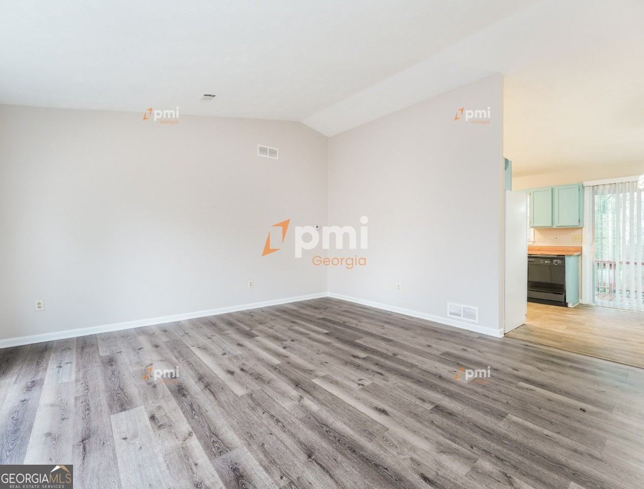 667 Rae Dr - Photo 5 of 19