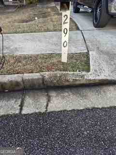 290 Brookview Dr - Photo 2 of 10