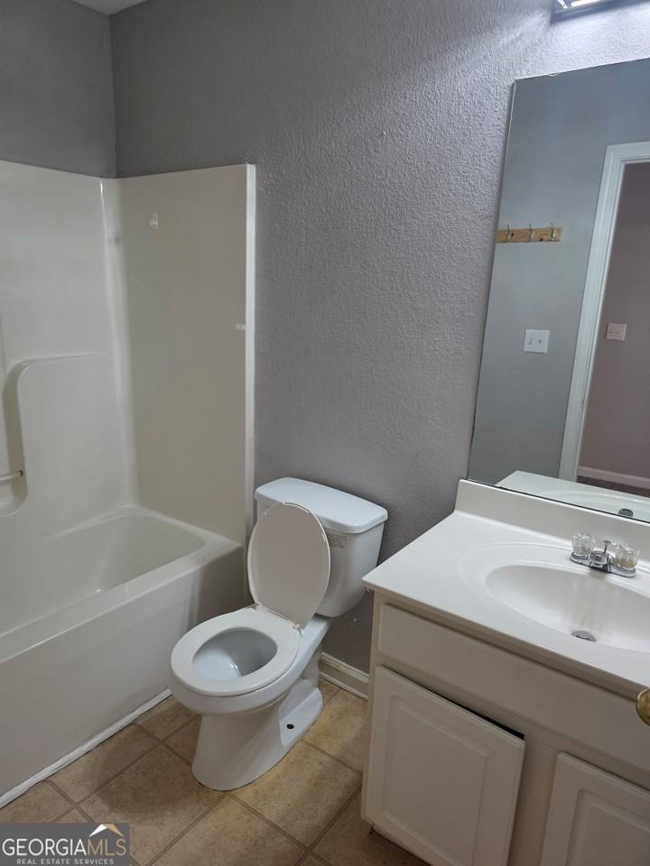 325 Brookview Dr - Photo 3 of 14