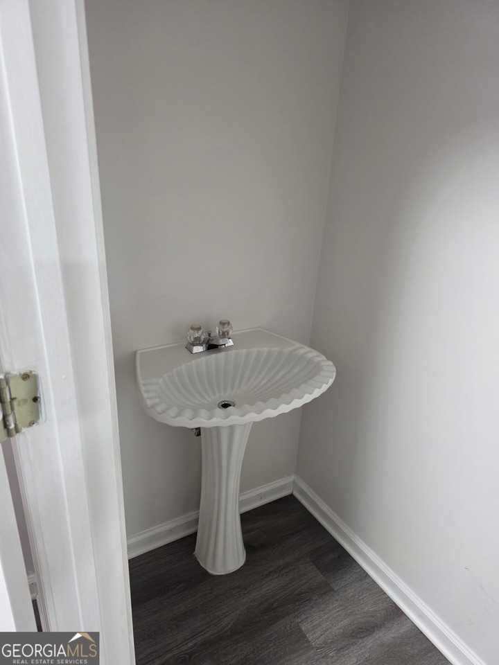 1364 Hollenbeck Ln - Photo 4 of 14