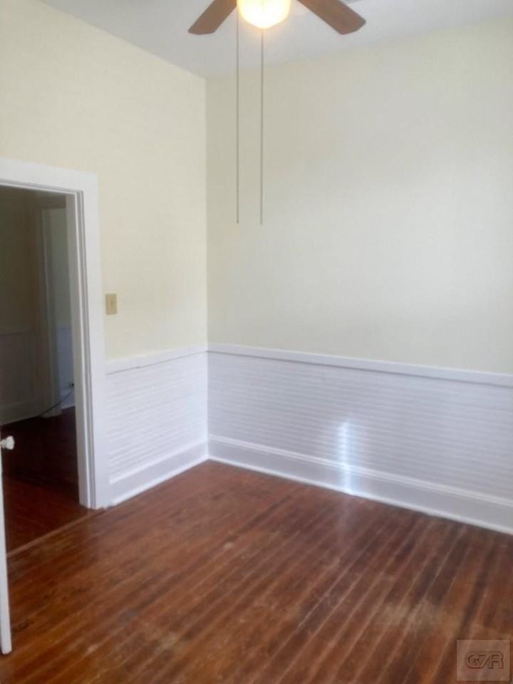 817 10th St - Photo 6 of 11