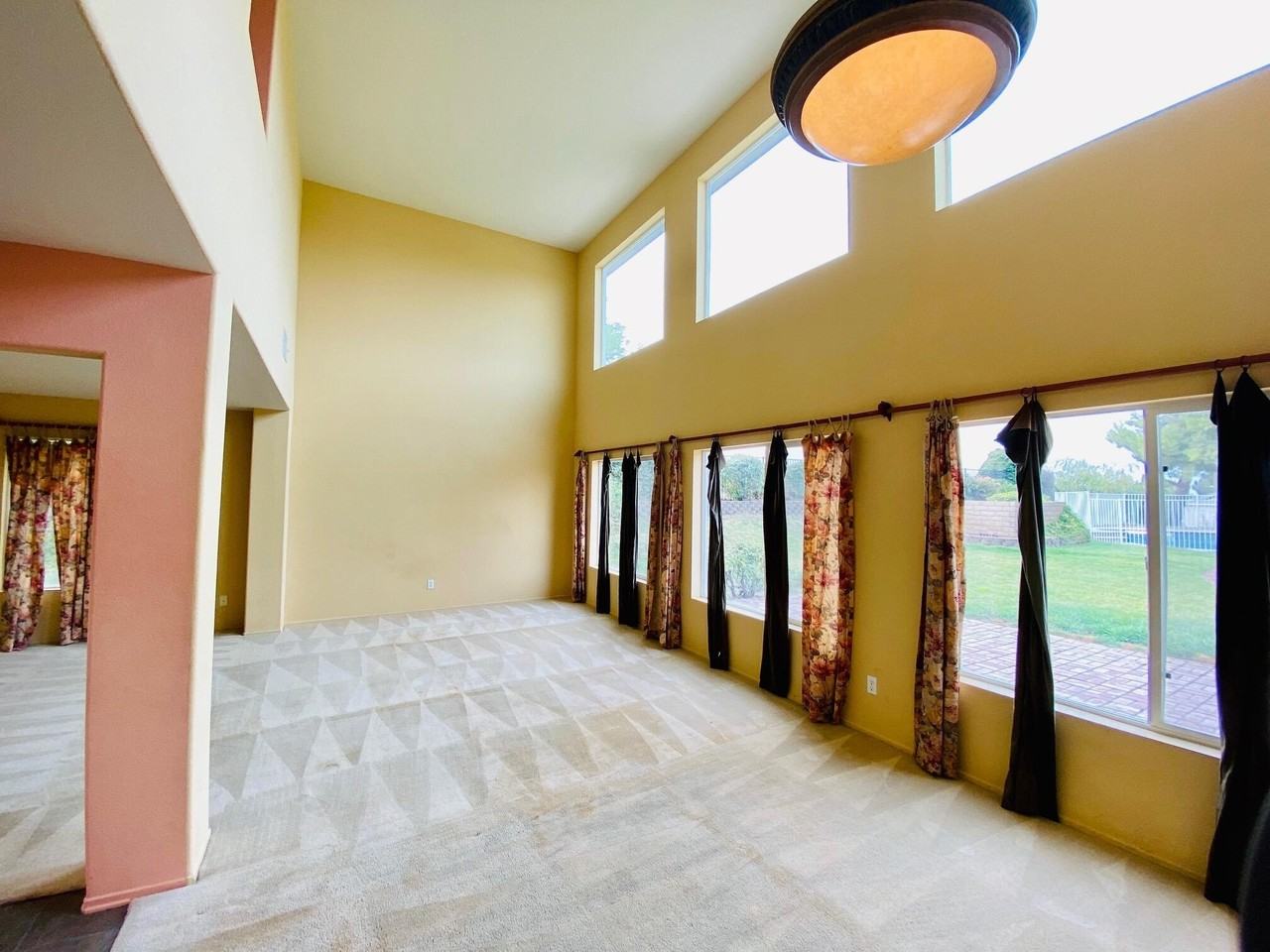 5539 Avenida Entrada - Photo 4 of 24