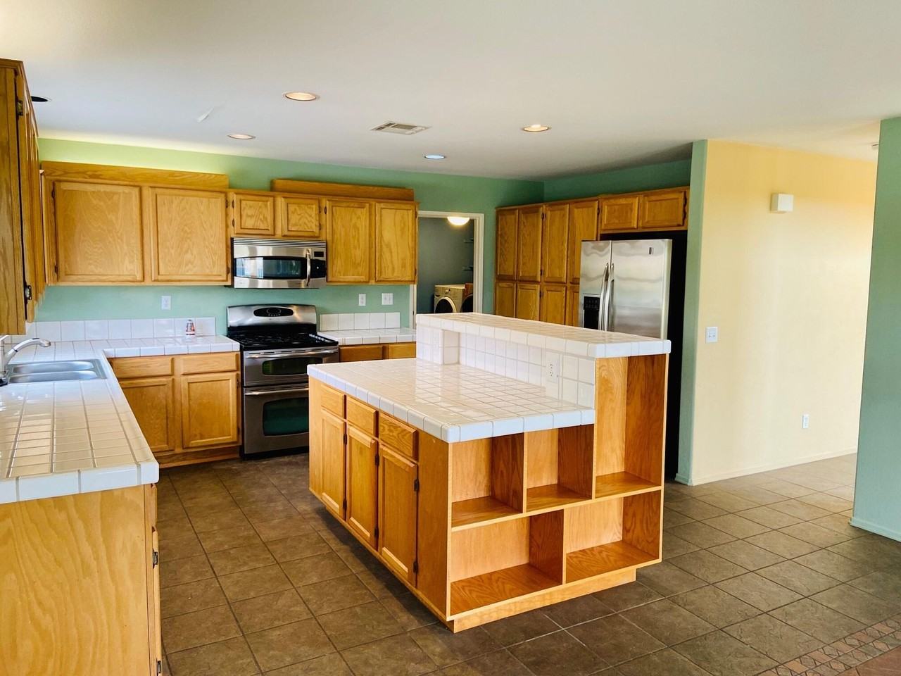 5539 Avenida Entrada - Photo 6 of 24