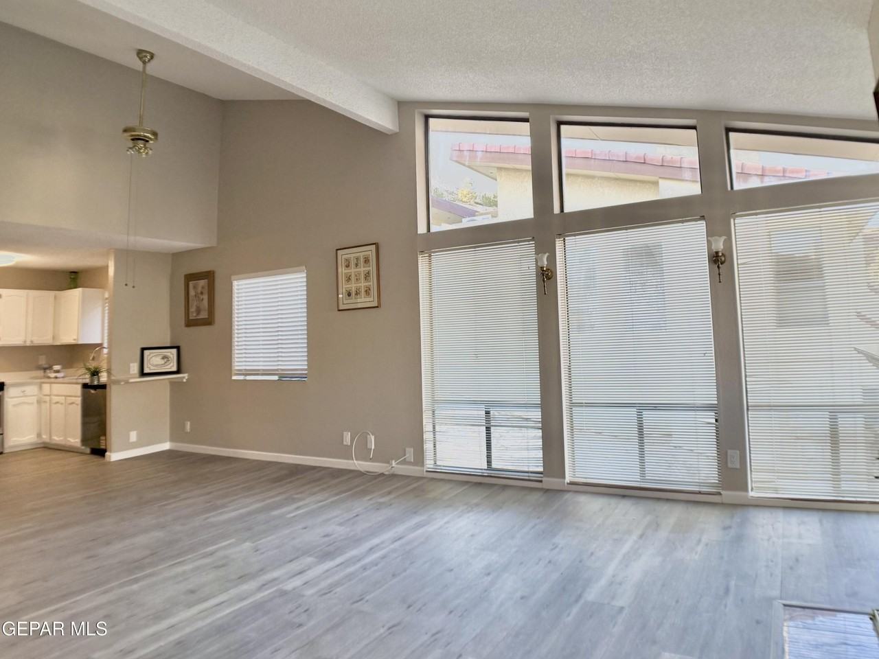 215 Canyon Terrace Dr - Photo 4 of 15