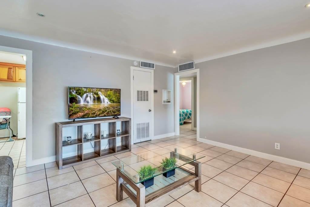 1001 Atwood Dr - Photo 3 of 38