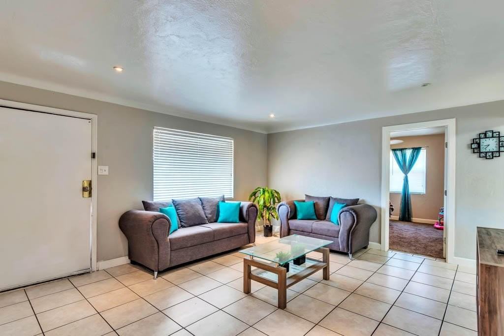 1001 Atwood Dr - Photo 4 of 38