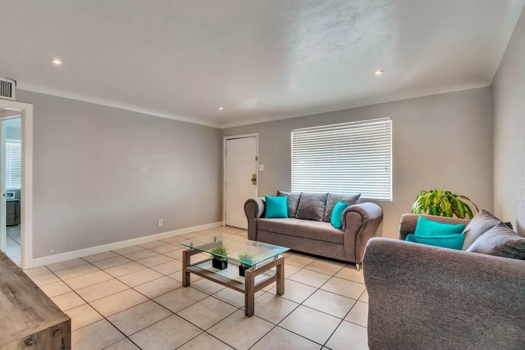 1001 Atwood Dr - Photo 5 of 38