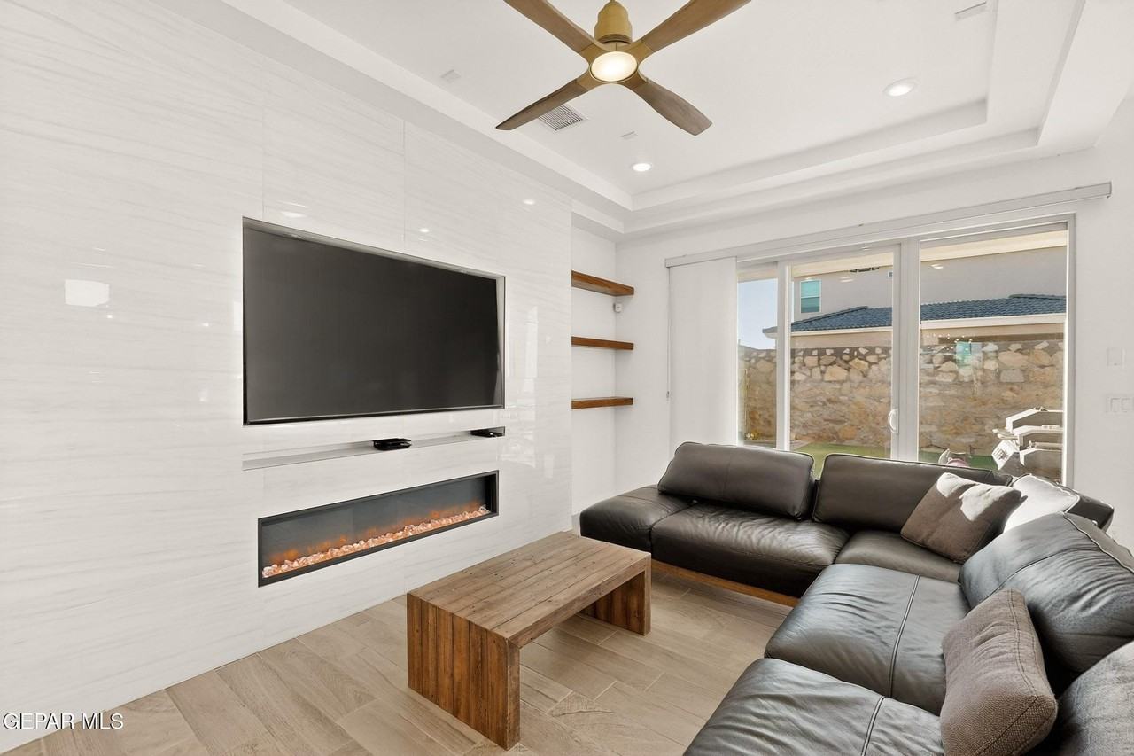 905 Witton Pl - Photo 6 of 43