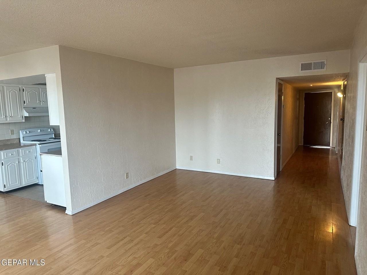 5030 Alabama St Apt 17 #17 - Photo 4 of 21