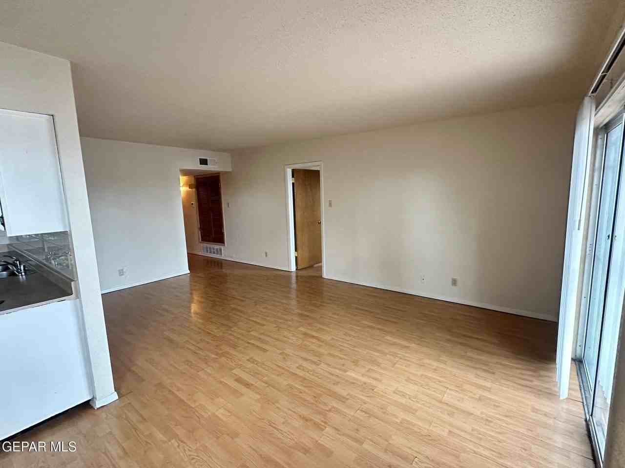 5030 Alabama St Apt 17 #17 - Photo 6 of 21