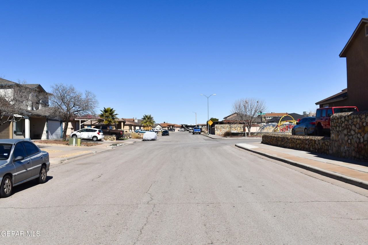 7313 Brick Dust St - Photo 2 of 27