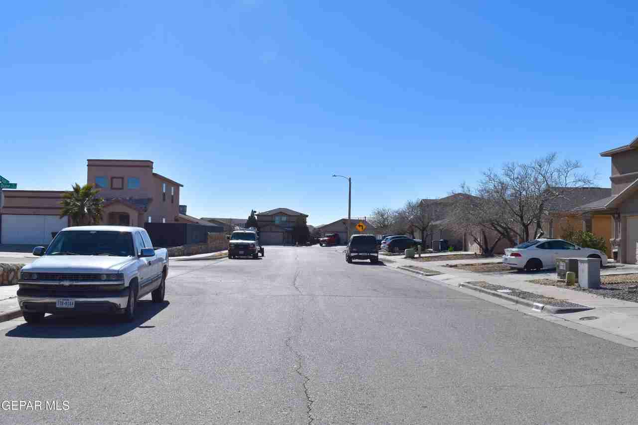 7313 Brick Dust St - Photo 3 of 27