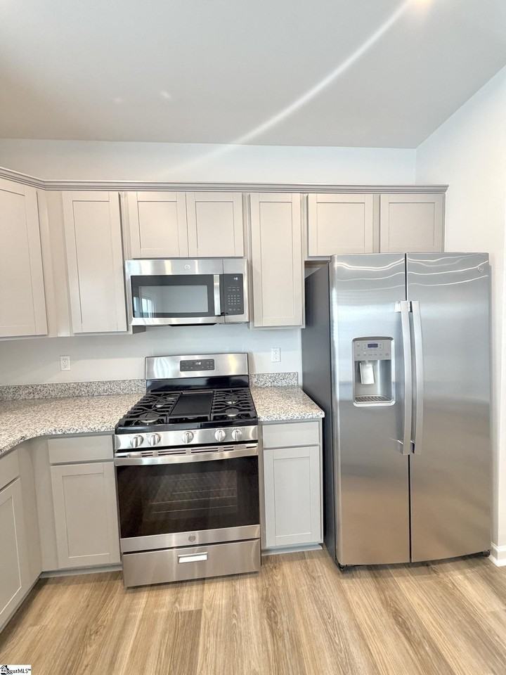 140 Randwick Ln - Photo 6 of 28