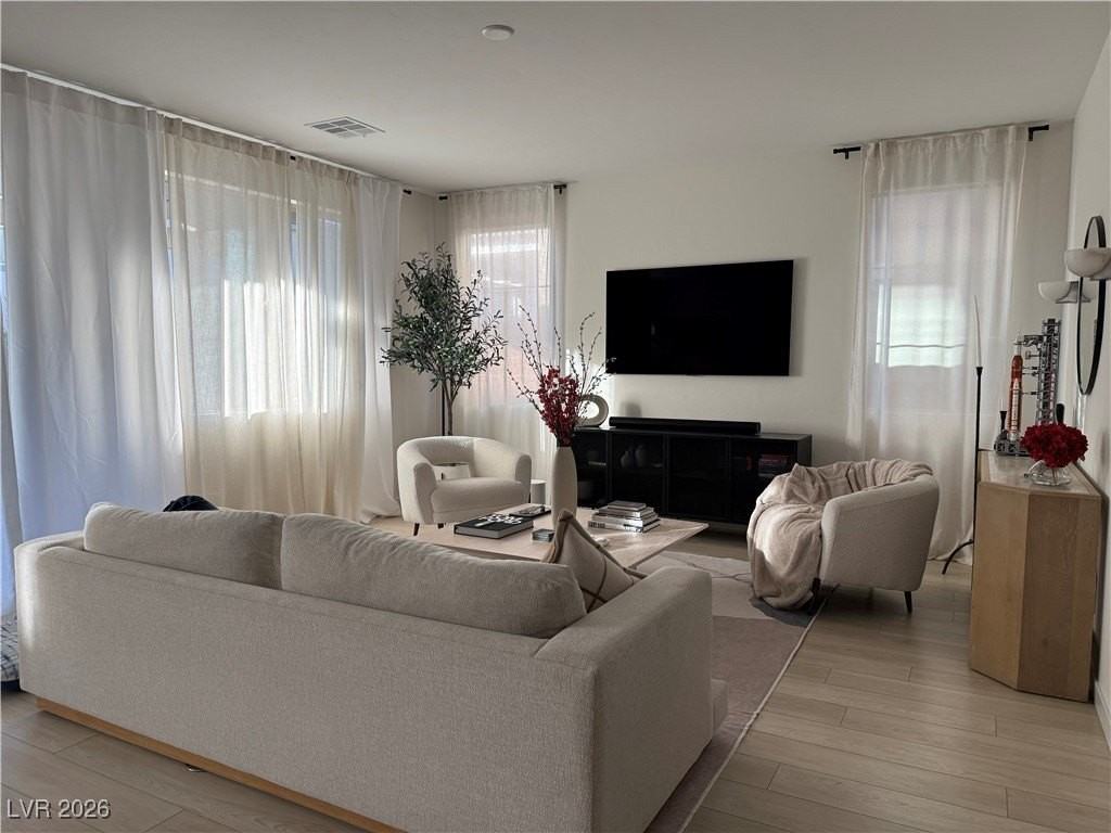 1125 Chestnut Sparrow Ave - Photo 2 of 9