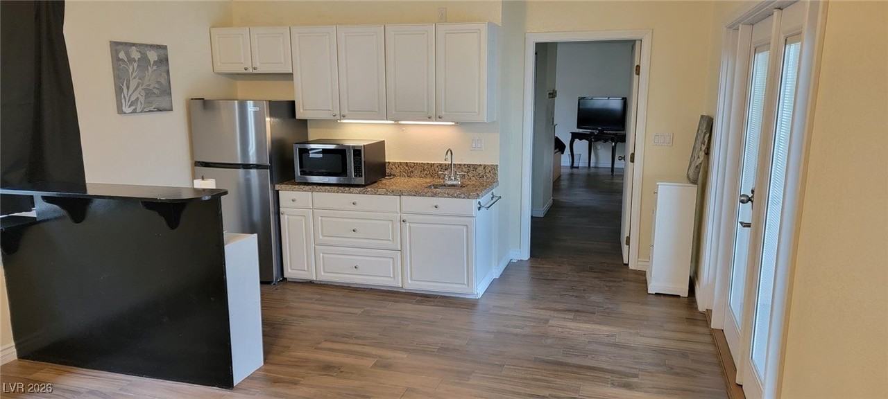 2845 Santa Margarita St - Photo 2 of 11