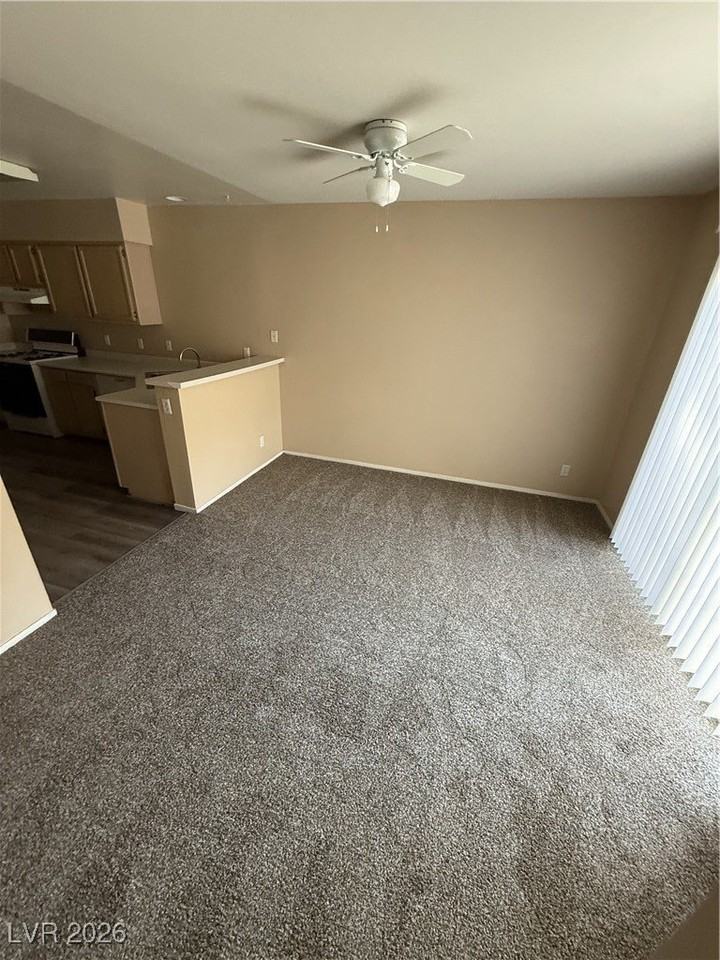 2821 Mill Point Dr - Photo 6 of 19