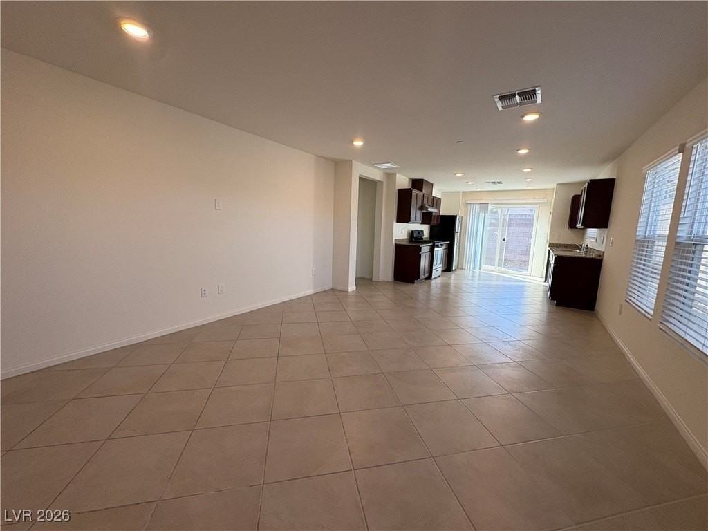 7831 Penderbrook St - Photo 5 of 16