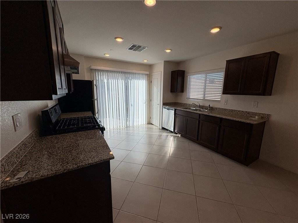 7831 Penderbrook St - Photo 6 of 16