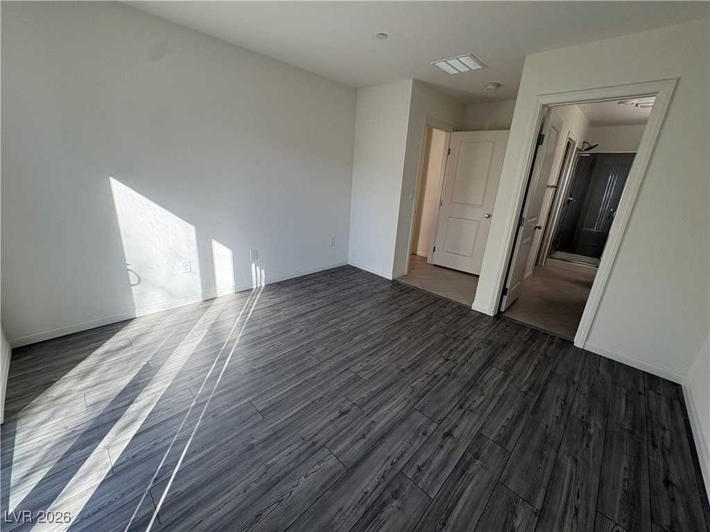 7831 Penderbrook St - Photo 7 of 16