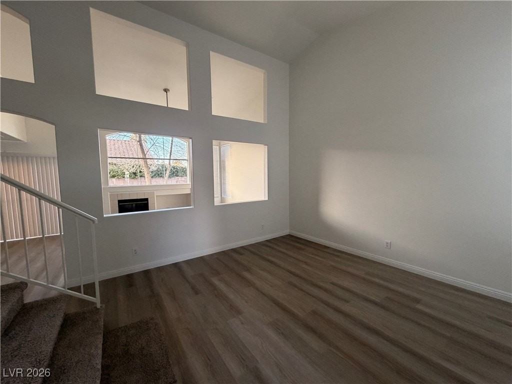 1825 Sierra Oaks Ln - Photo 3 of 20