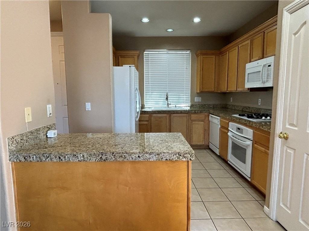 6260 Huntington Ridge Ave - Photo 6 of 32