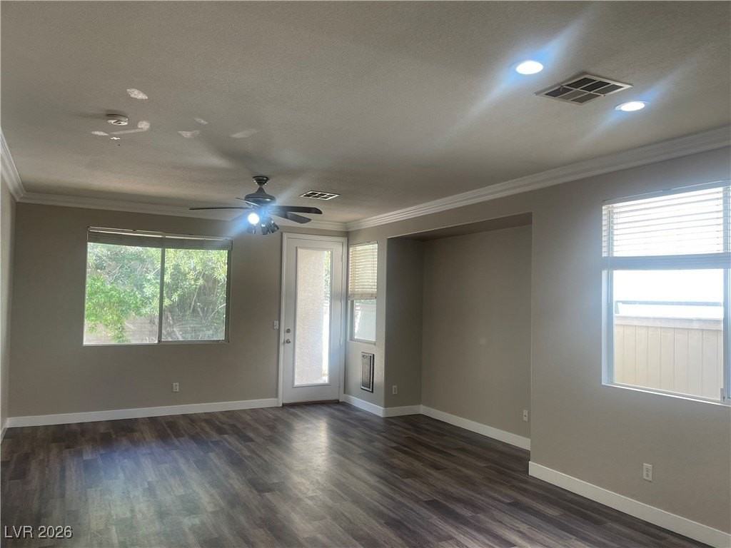 718 Canfield Point Ave - Photo 5 of 11