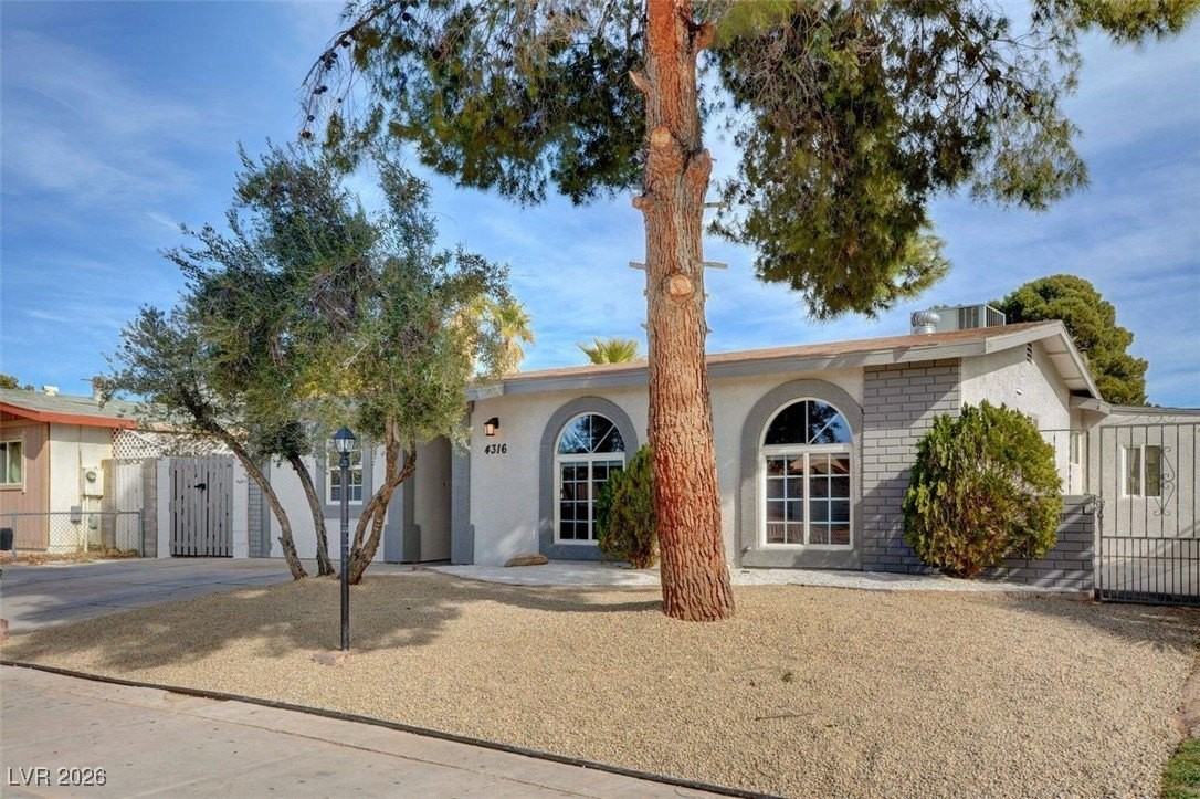 4316 Ridgeville St - Photo 3 of 26