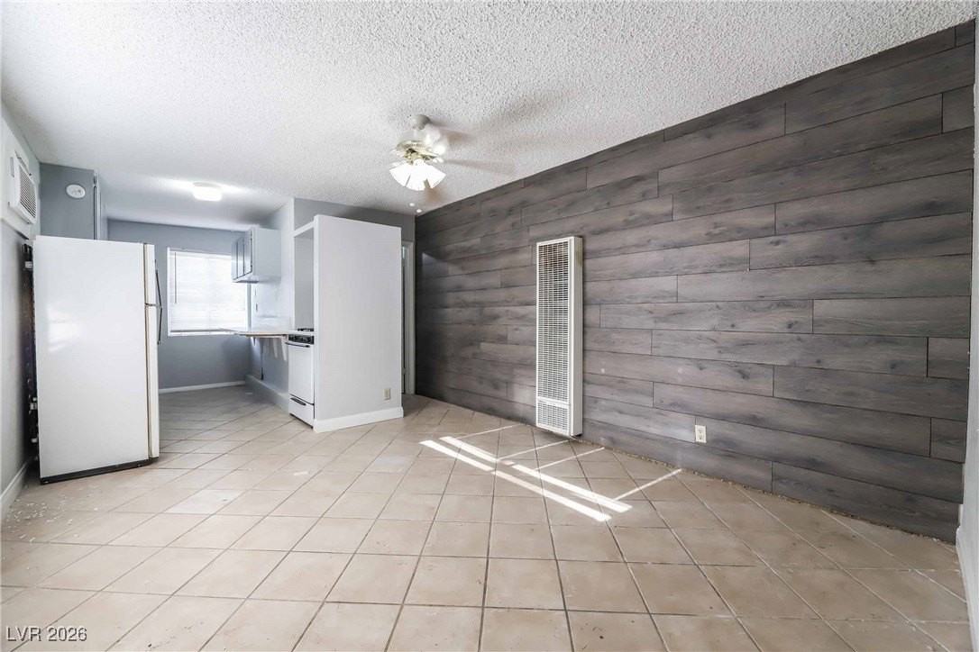 307 Regina Way #B - Photo 2 of 13