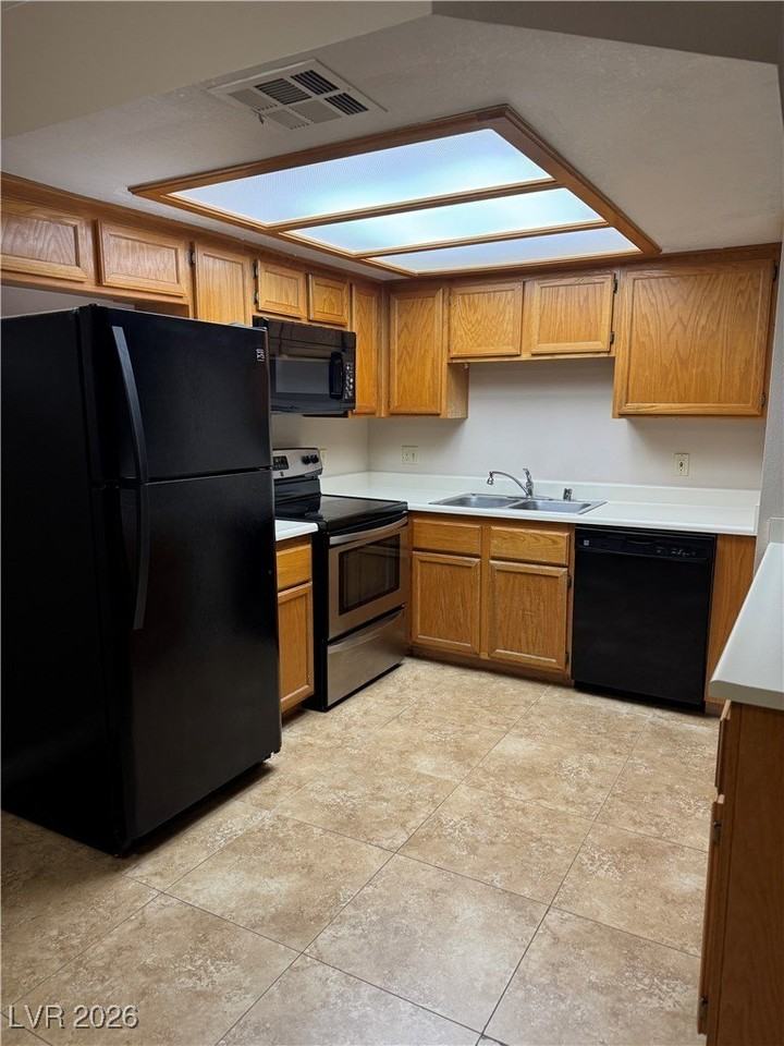 304 S Buffalo Dr #101 - Photo 4 of 4