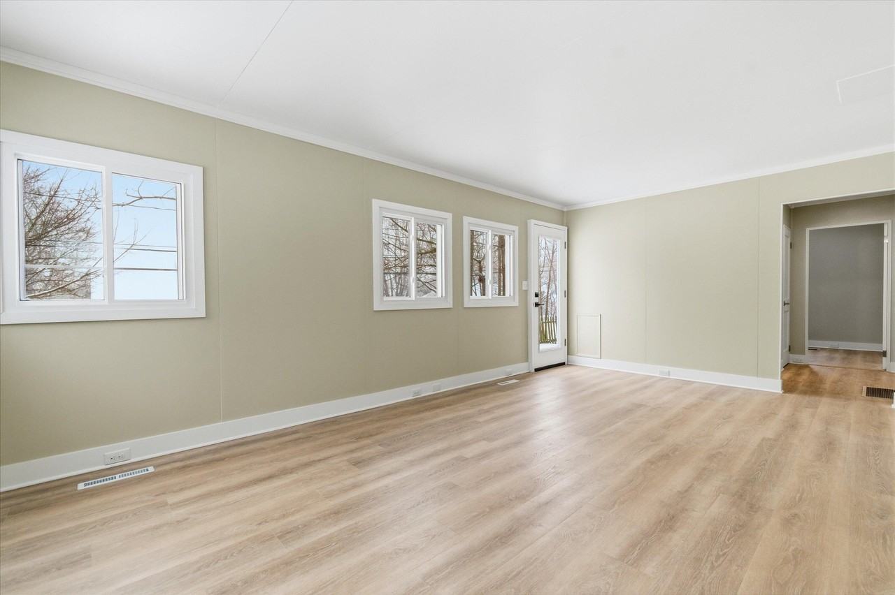 2029 Ferdon Rd - Photo 4 of 32