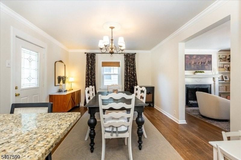 348 Tichenor Ave - Photo 6 of 26