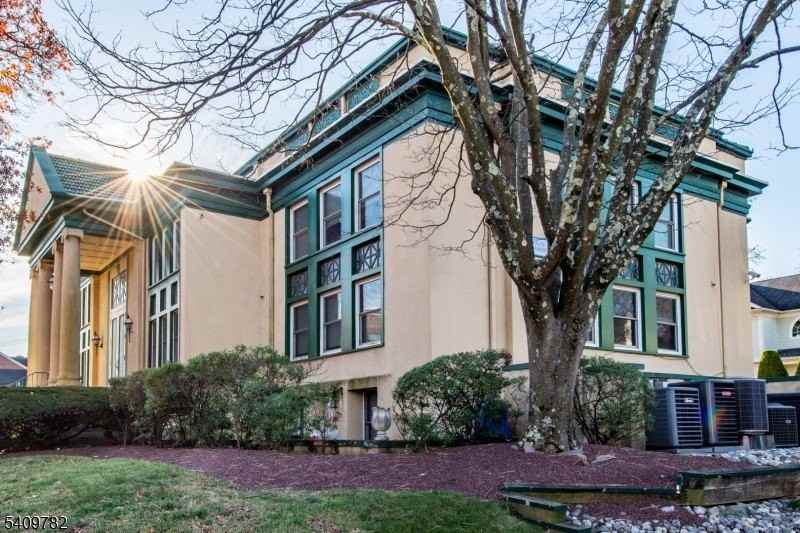 21 Springfield Ave #10 - Photo 2 of 29