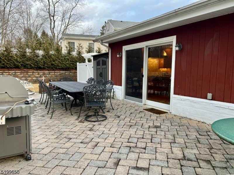 132 Lakeshore Dr - Photo 6 of 25