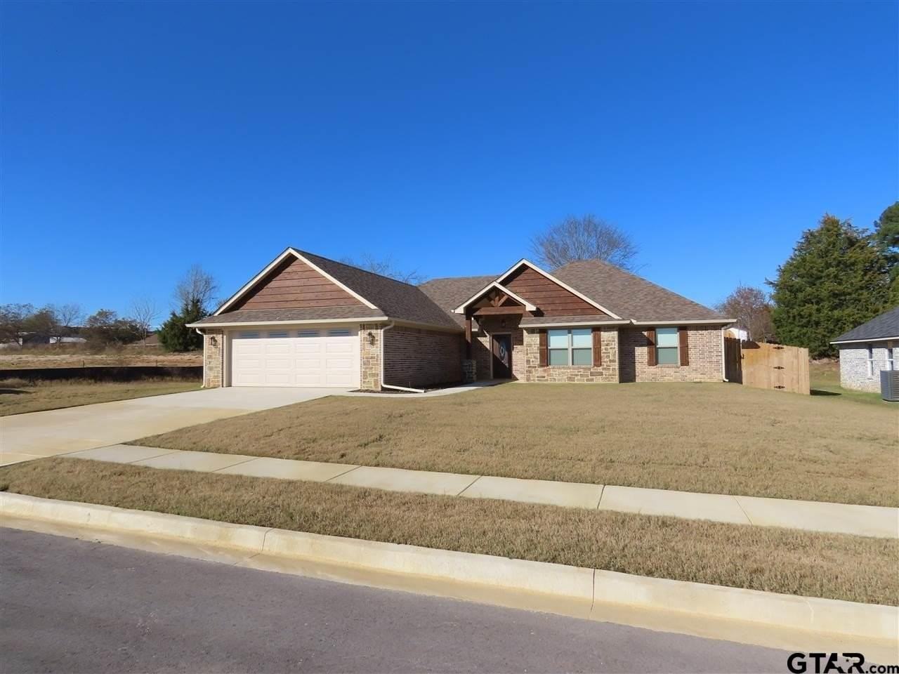 209 Meadow Ln - Photo 2 of 38