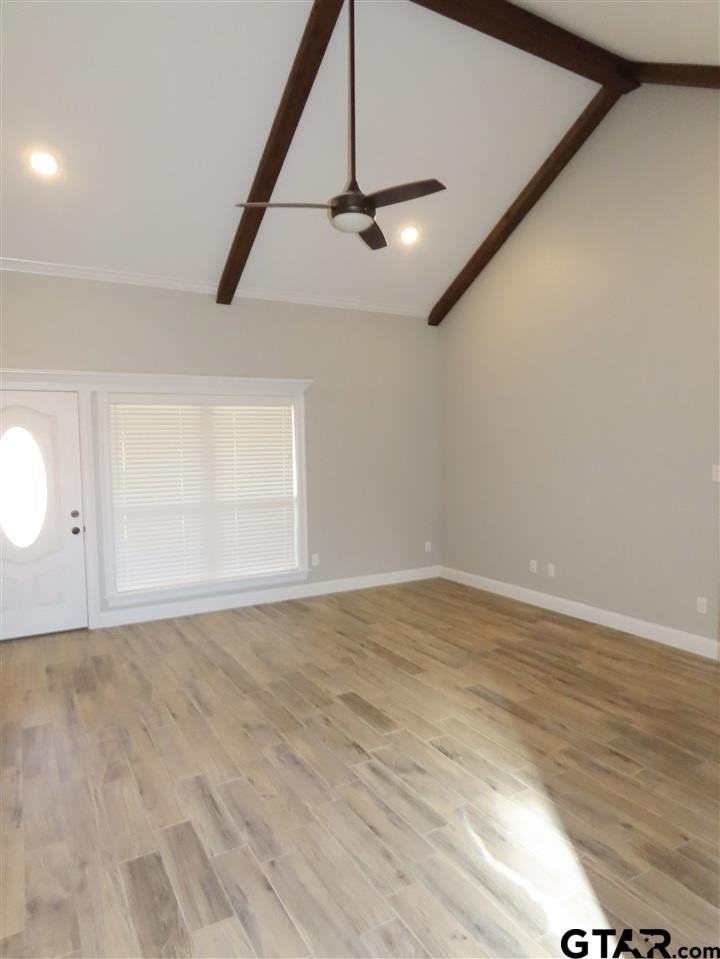 209 Meadow Ln - Photo 4 of 38