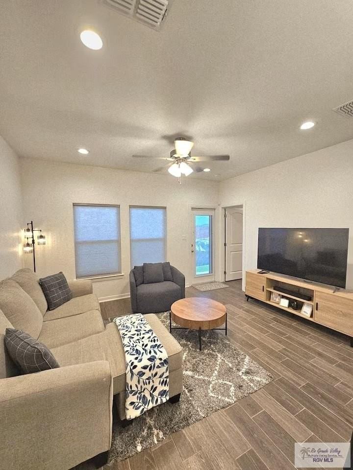 2161 Grove Ln - Photo 3 of 9