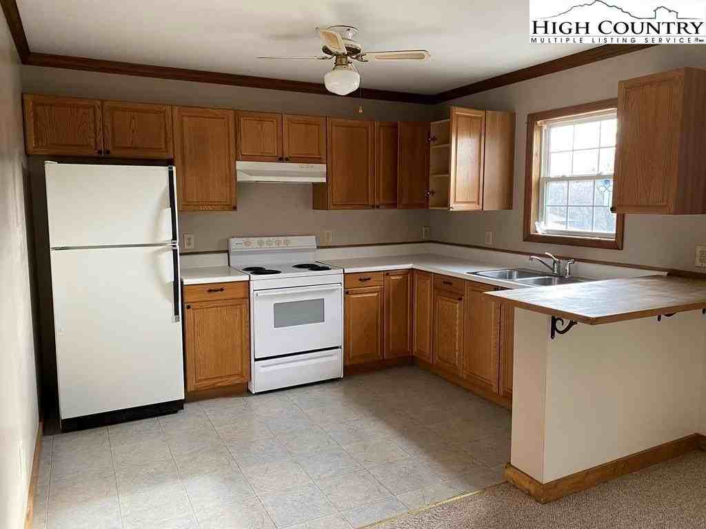 413 Grandpas Farm Rd - Photo 3 of 9