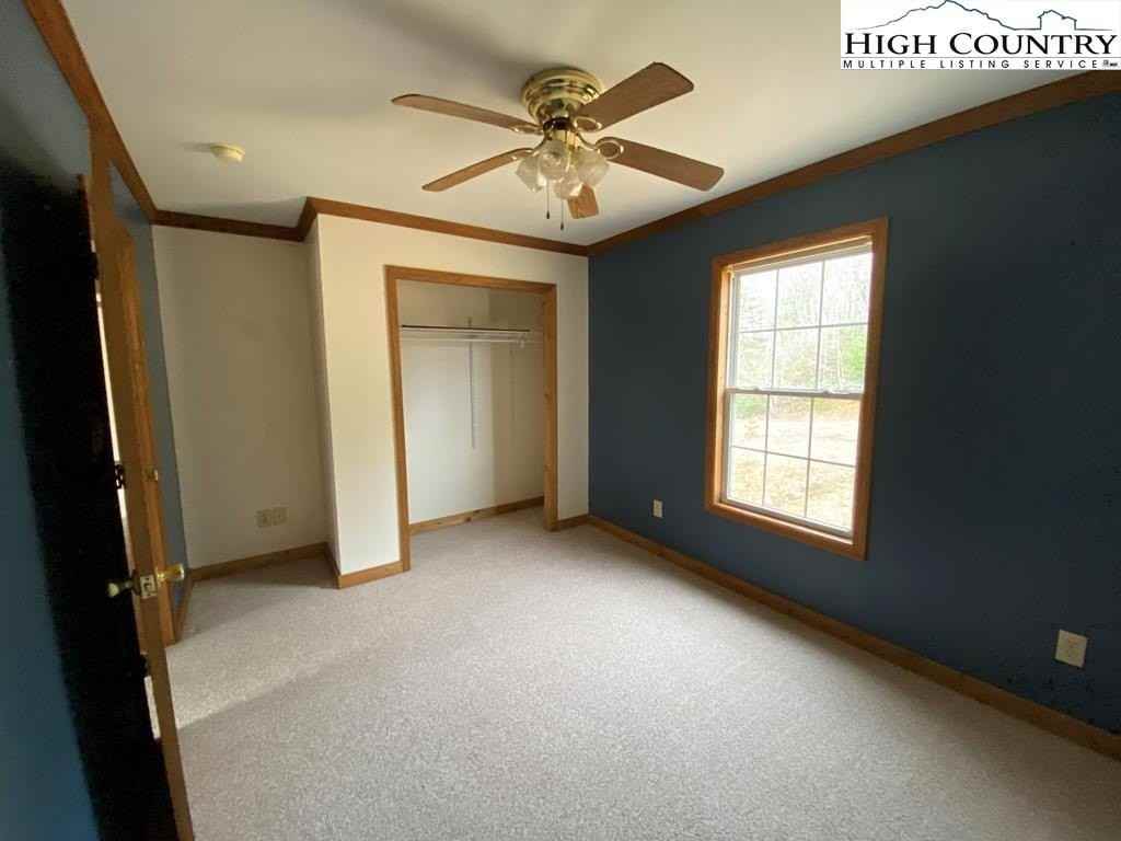 413 Grandpas Farm Rd - Photo 4 of 9