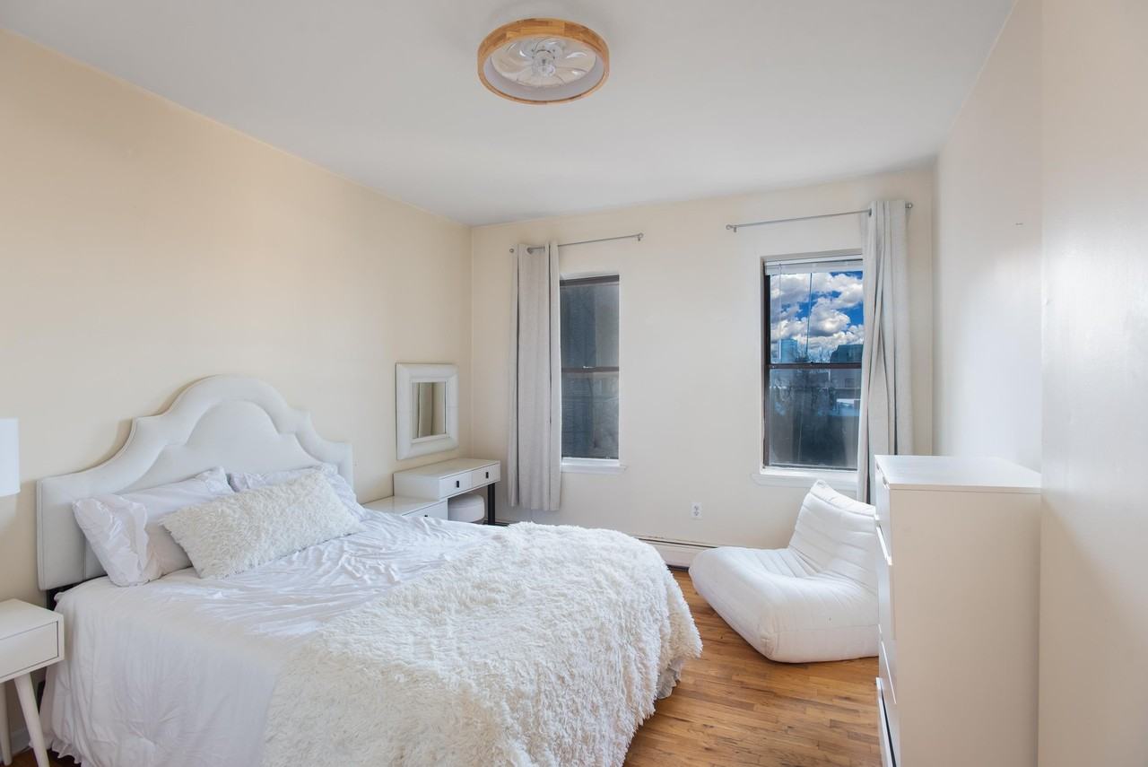 315 Pavonia Ave #7 - Photo 5 of 10