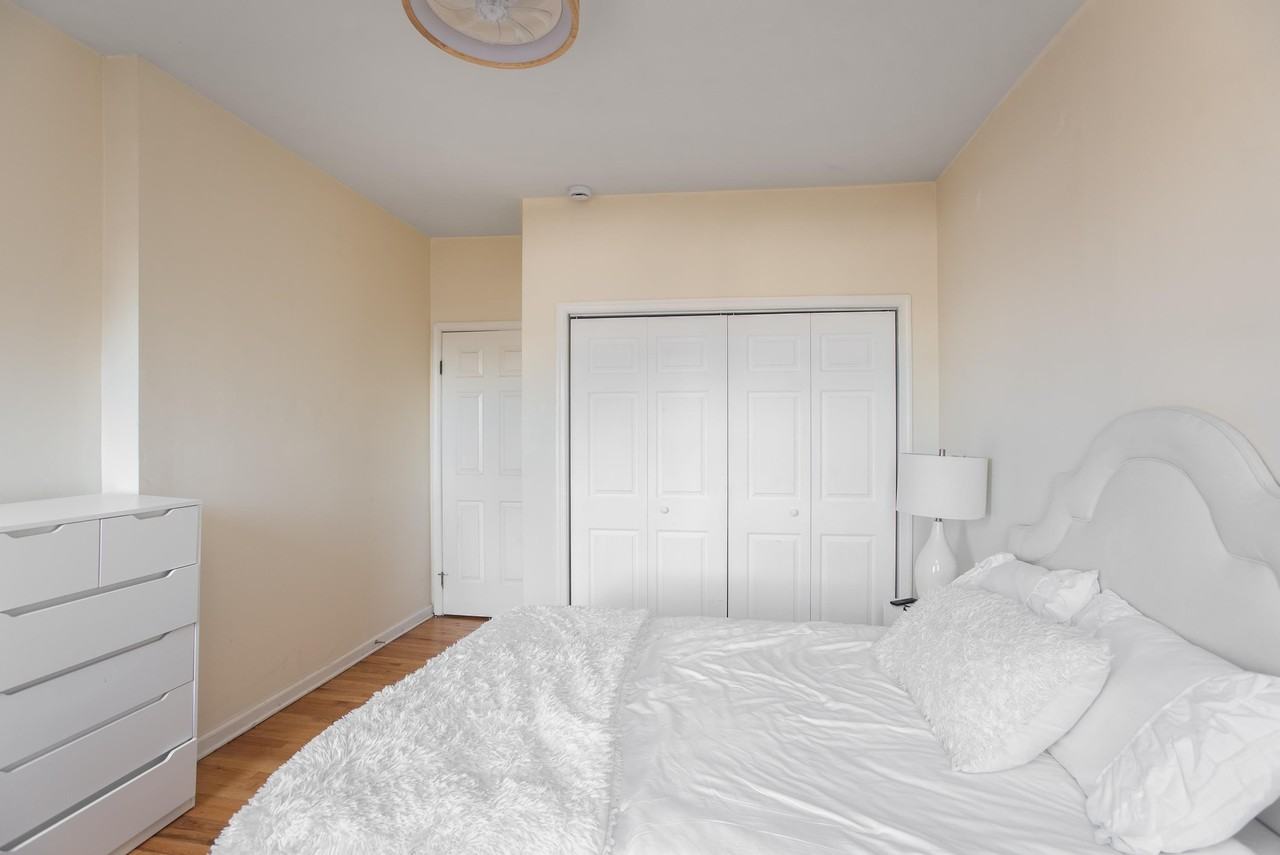 315 Pavonia Ave #7 - Photo 6 of 10